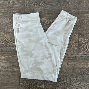 Athleta Brooklyn Camo Joggers